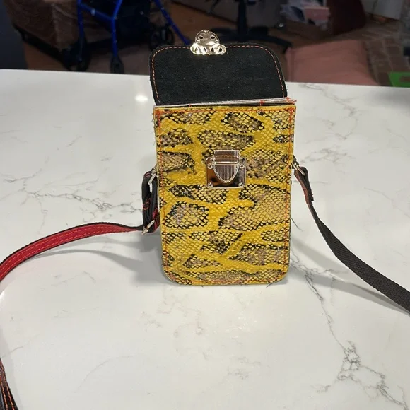 Woman’s small shoulder purse with animal print. NWOT - Picture 5 of 6